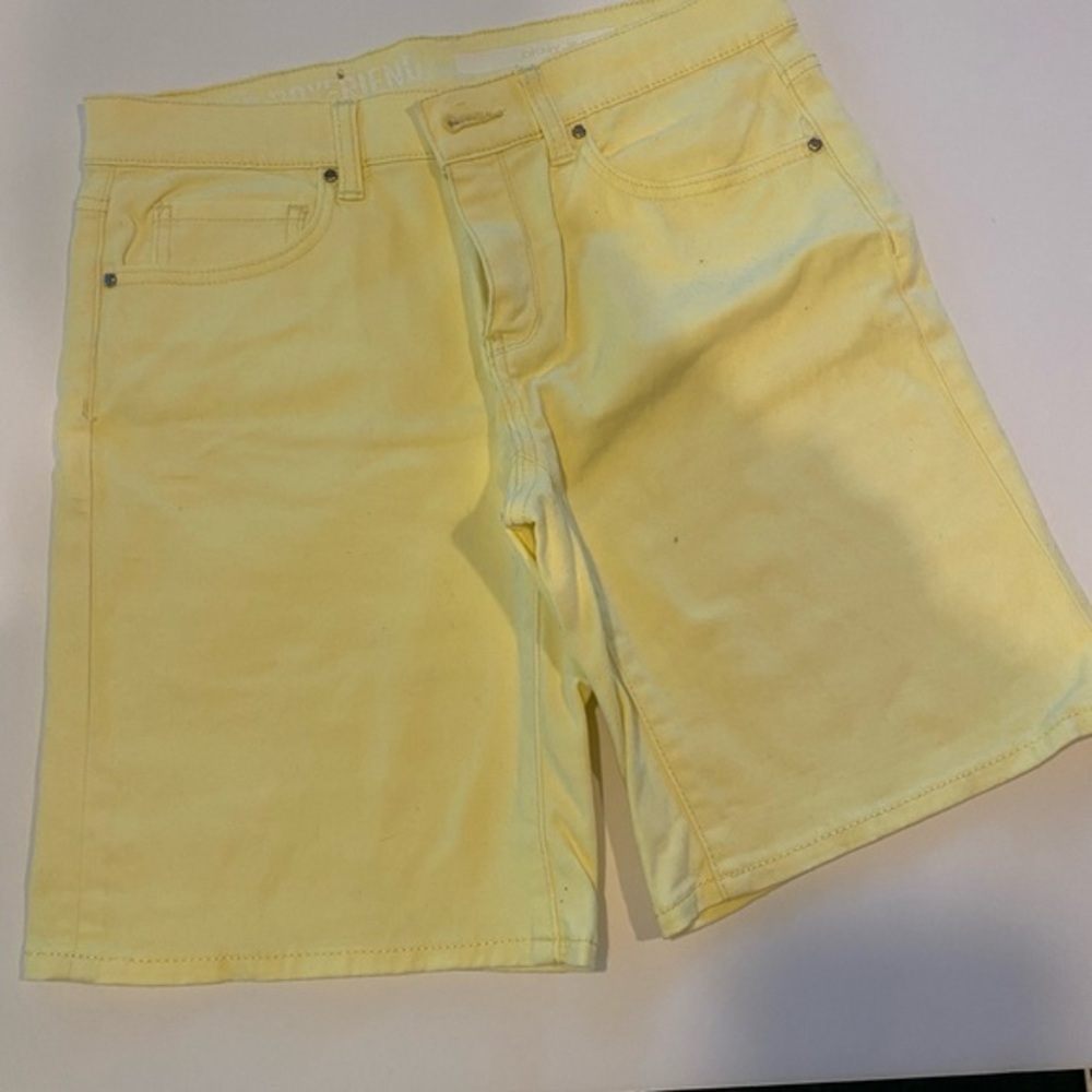 DKNY JEANS BLEEKER BOYFRIEND YWLLOW DENIM SHORTS SIZE 4